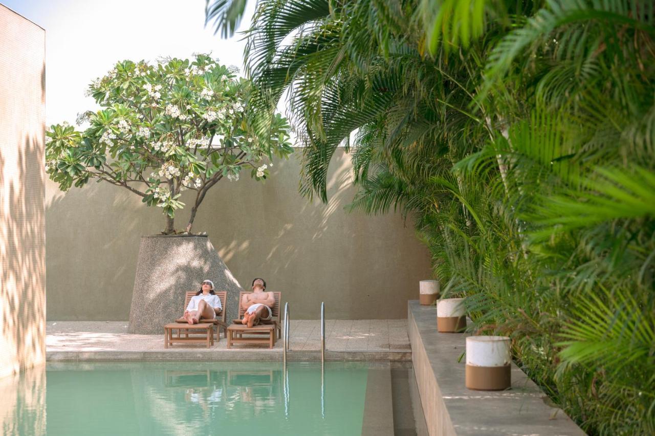 Life At Repose- Lake Villas Resort & Club Chor Warodra Ngoại thất bức ảnh