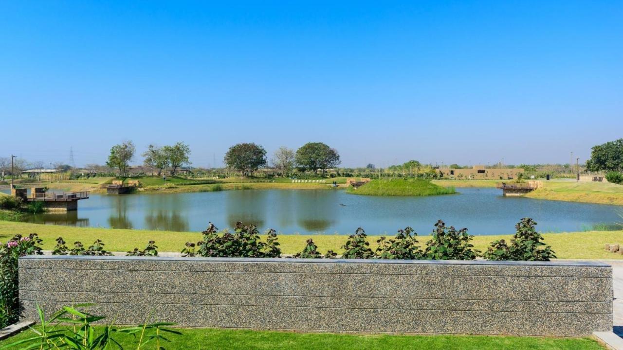 Life At Repose- Lake Villas Resort & Club Chor Warodra Ngoại thất bức ảnh