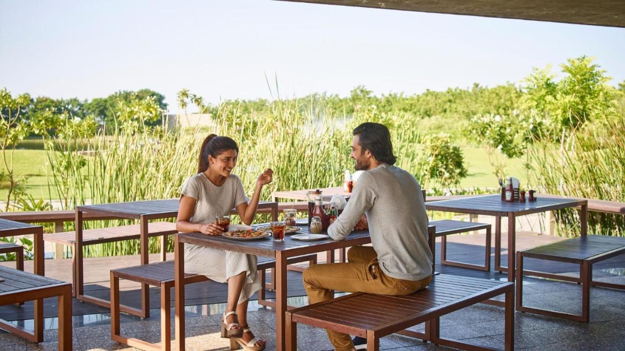 Life At Repose- Lake Villas Resort & Club Chor Warodra Ngoại thất bức ảnh